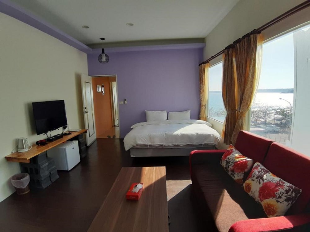 Signature Room, Refrigerator, Partial Ocean View photo 1
