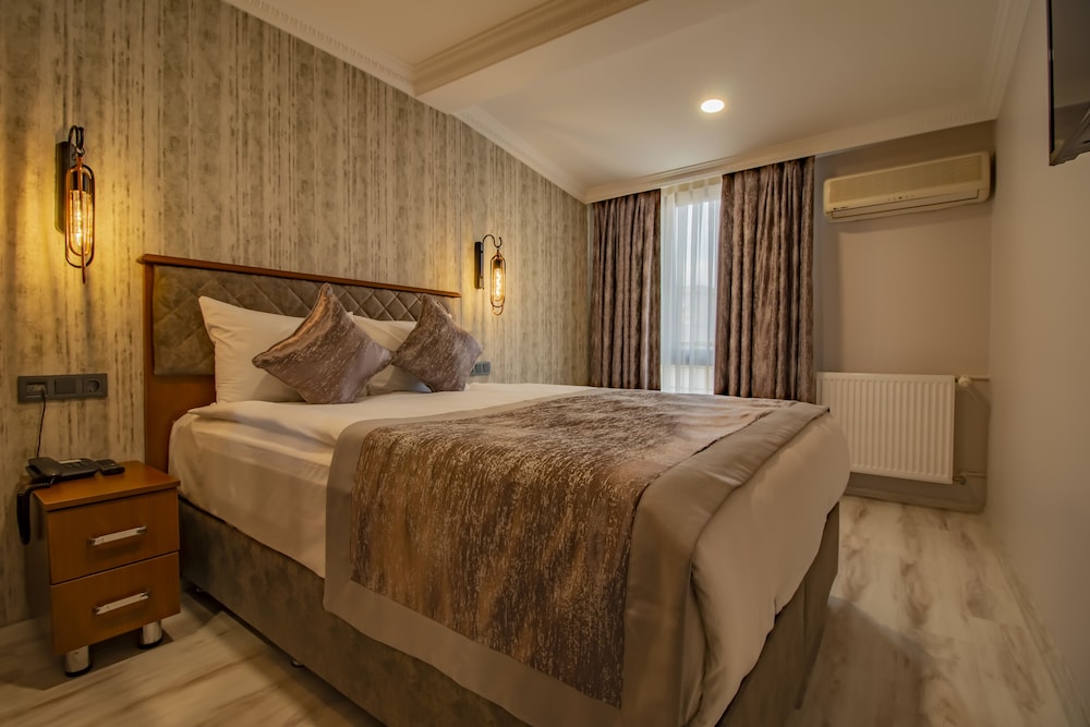 Double Room (Double Bed & Sofa Bed) photo 3