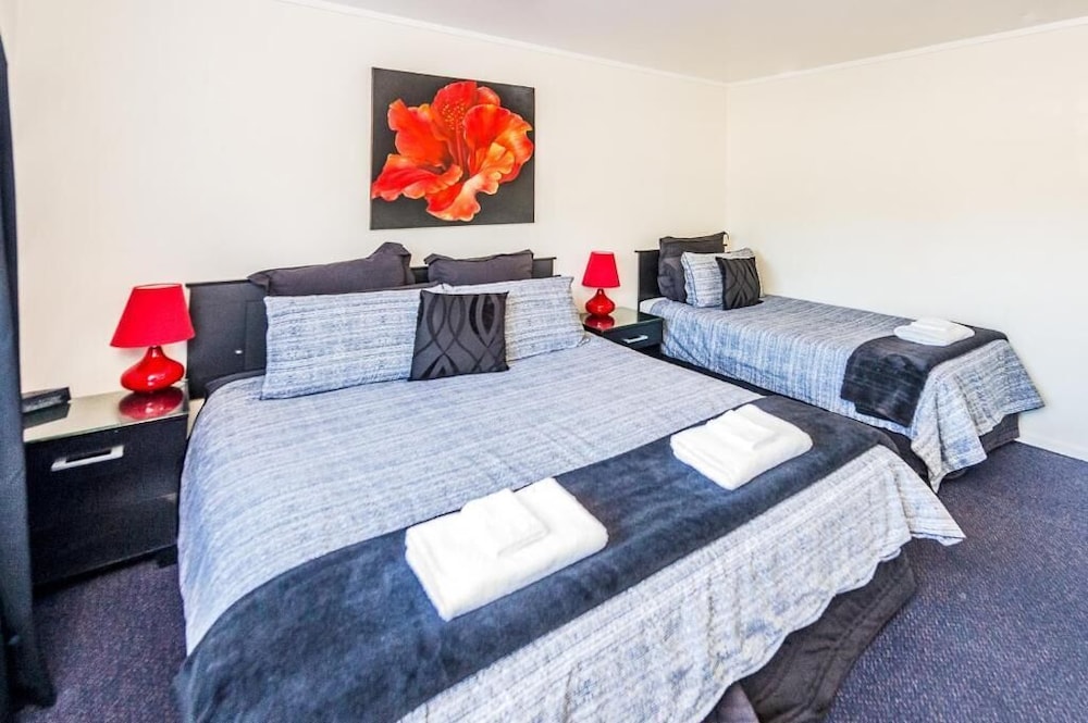 Family Room, 1 Bedroom photo 1