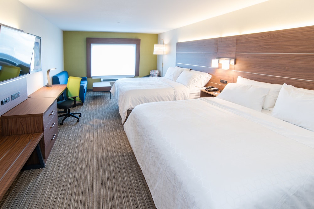 Suite, Multiple Beds - Photo 2