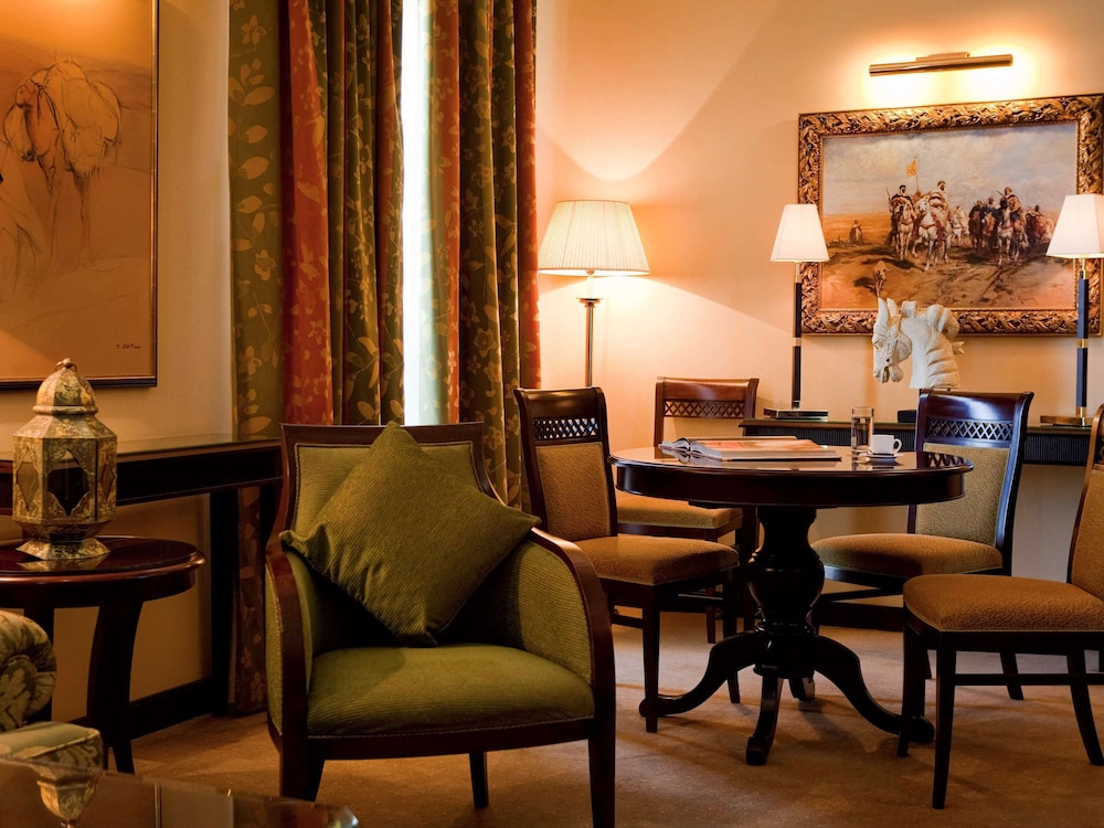 Deluxe Suite - Photo 3