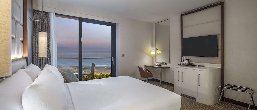 Room, 1 King Bed, Balcony, Sea View (Guest Room)