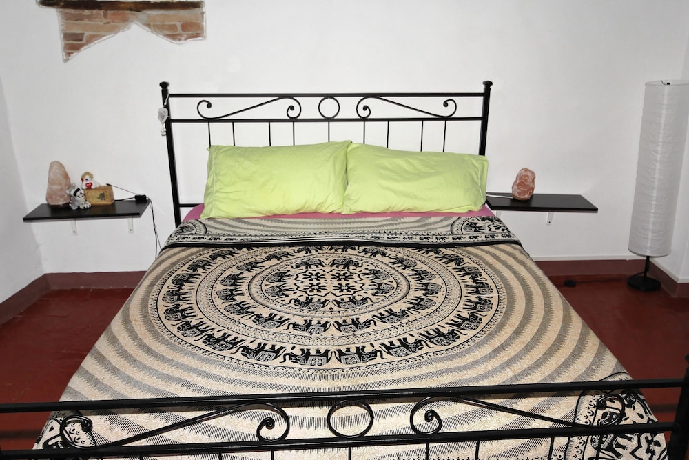 Standard Room, 1 Queen Bed, Garden View photo 1