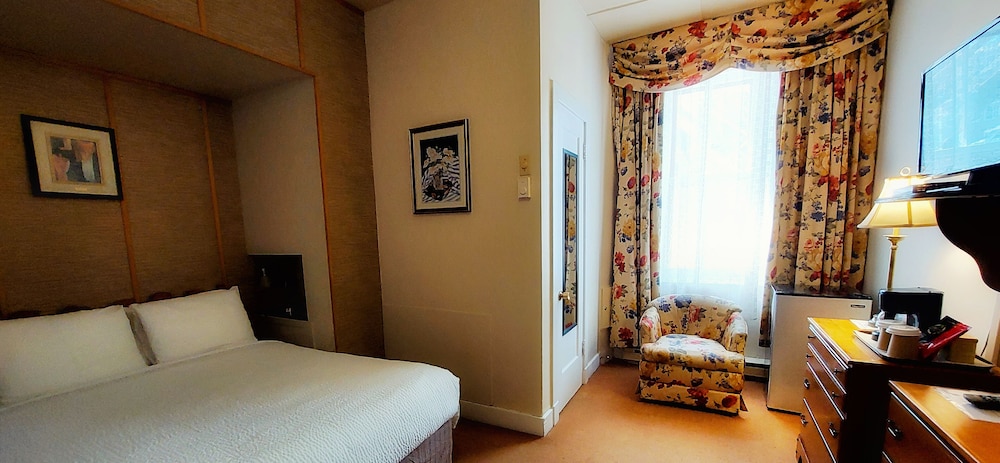 Standard Double Room photo 3