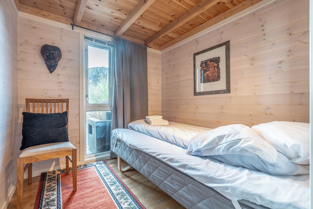 Deluxe House, 3 Bedrooms photo 2
