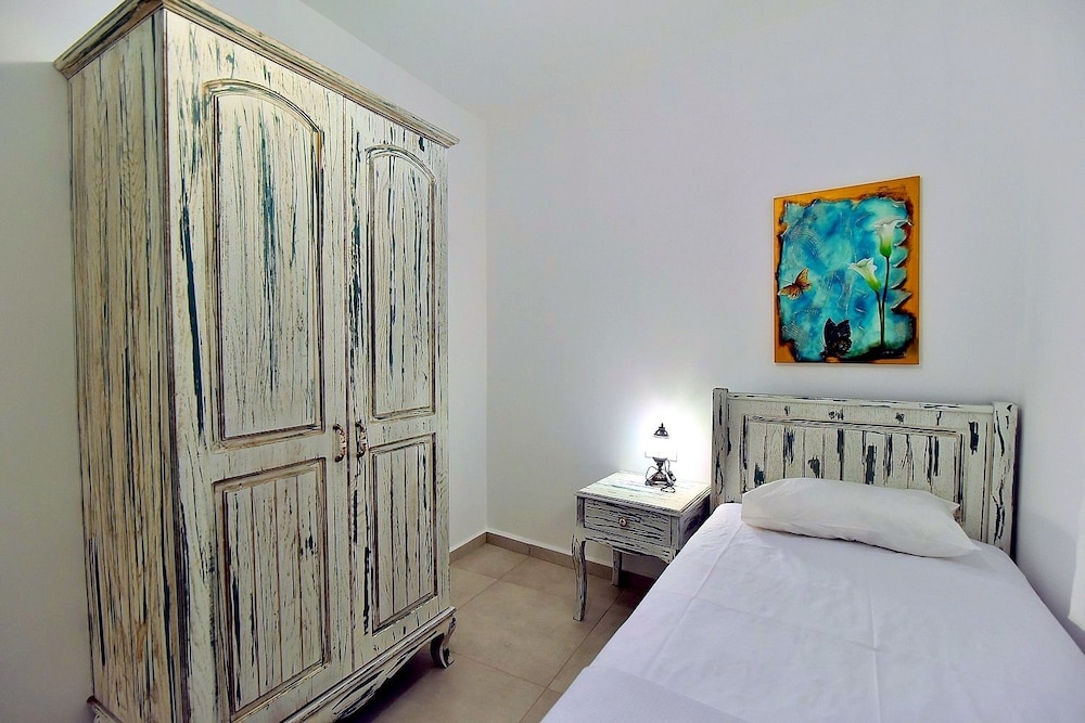 Design Triple Room, Partial Sea View photo 1