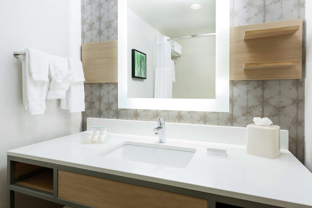 Room, 2 Queen Beds, Accessible (Hearing) - Photo 4