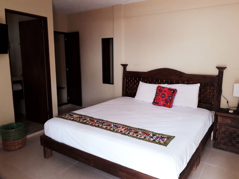 Standard Room, 1 King Bed, Non Smoking, Ensuite photo 1