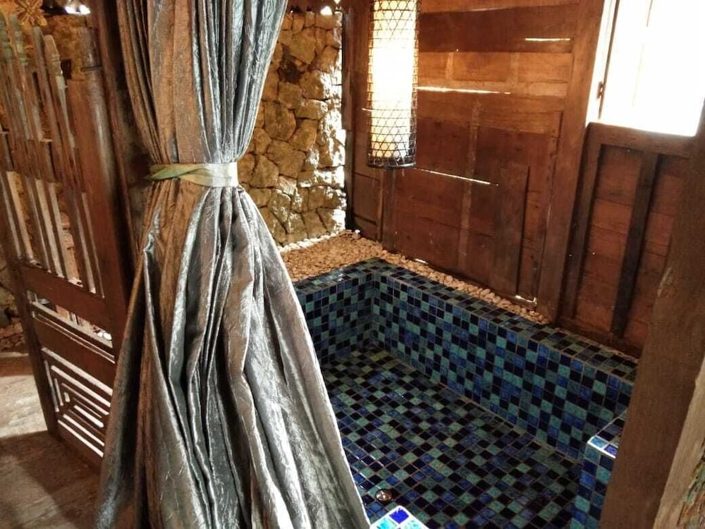 Blue House photo 3