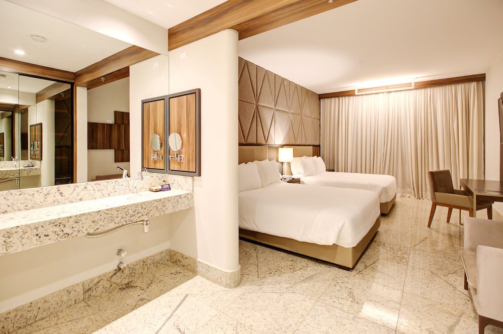 Deluxe Double or Twin Room, 1 Bedroom, Accessible - Photo 1