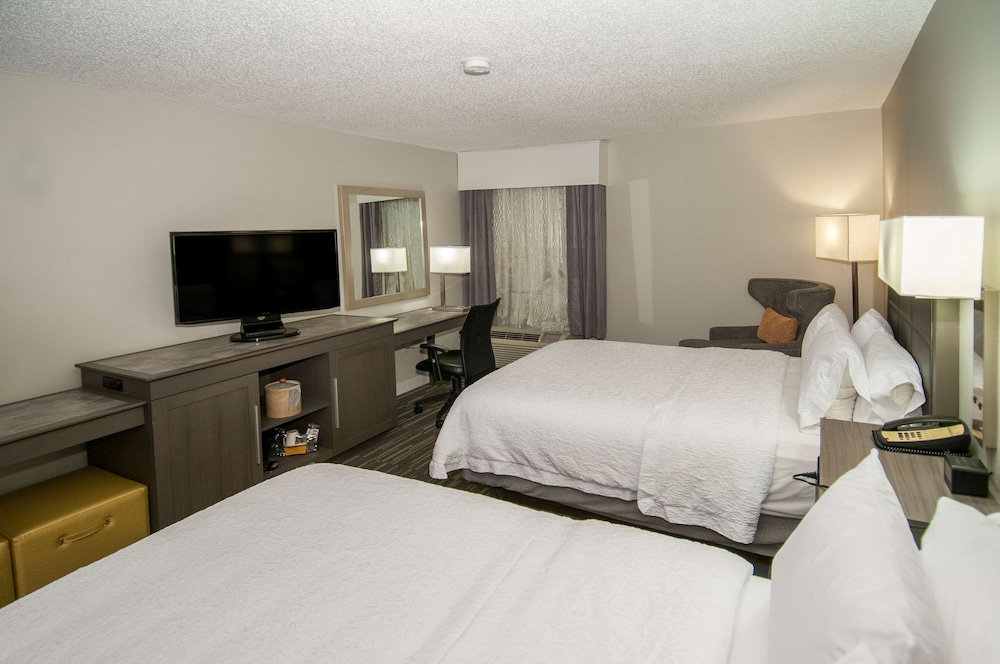 2 DOUBLE BEDS NONSMOKING photo 2