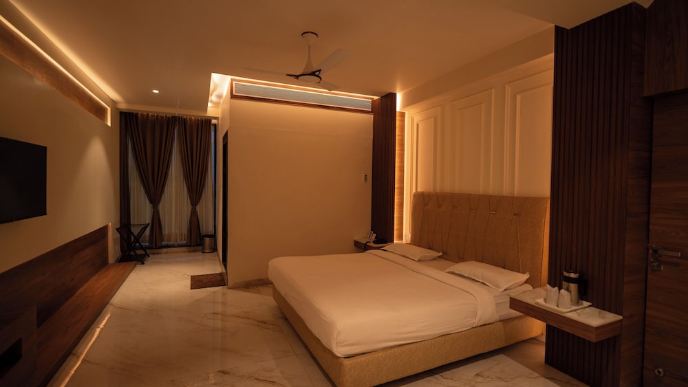 Luxury Suite
