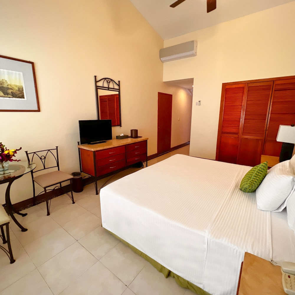 Deluxe Room - Photo 1