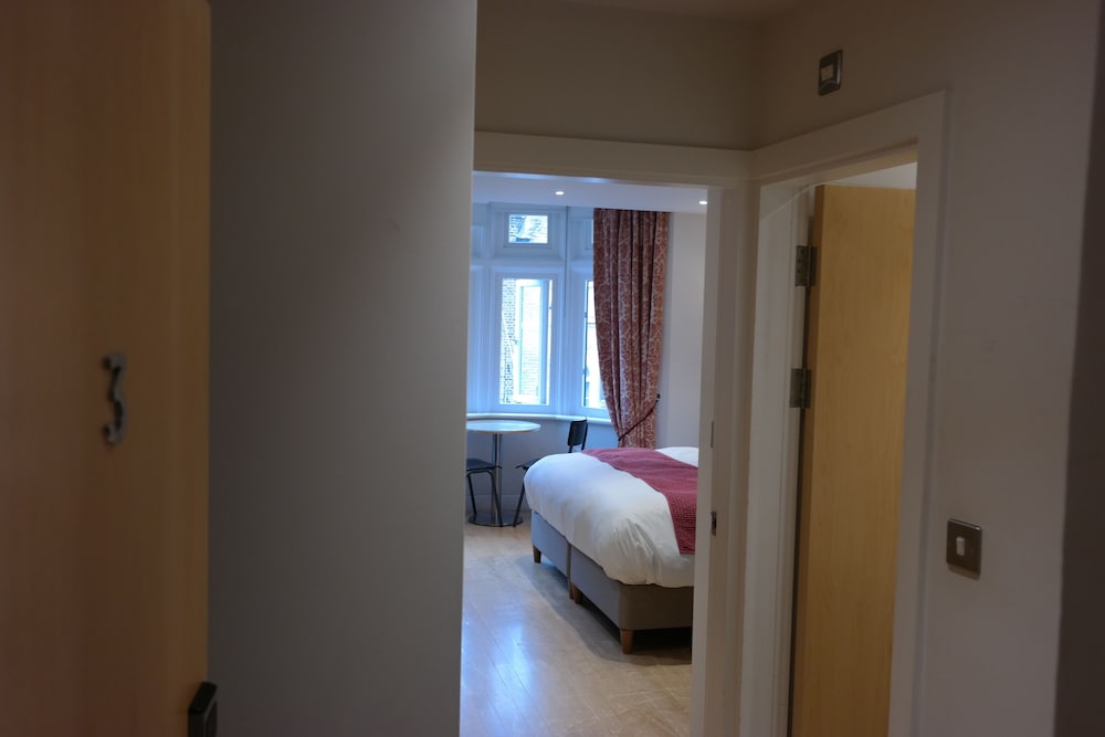 Studio Apartment 3 photo 2