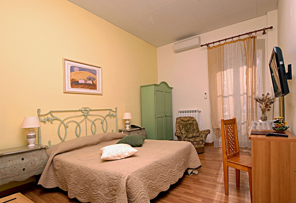 Double Room - Photo 1