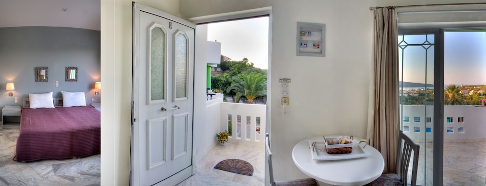 Studio, Sea View