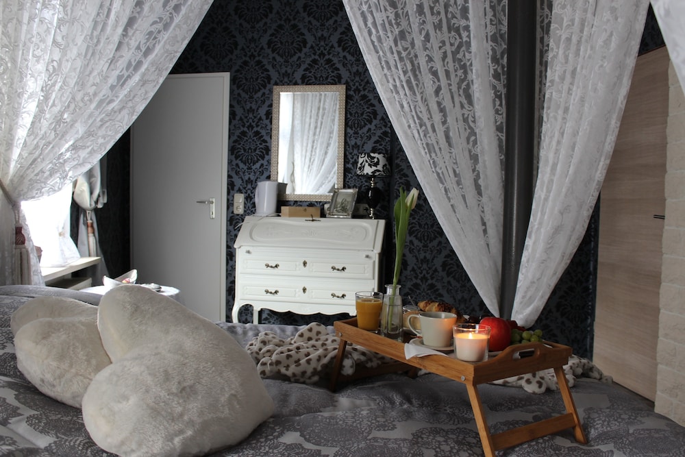 Romantic Suite, Garden View, Tower