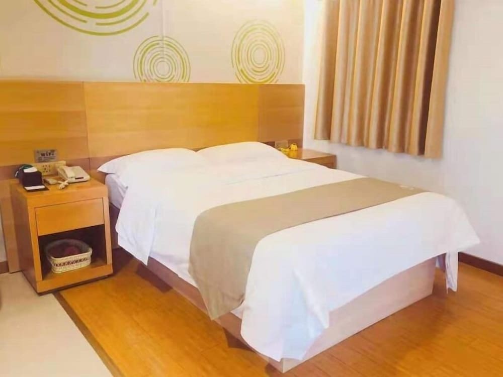 Room, 1 Queen Bed (Mainland Chinese Citizen Only)