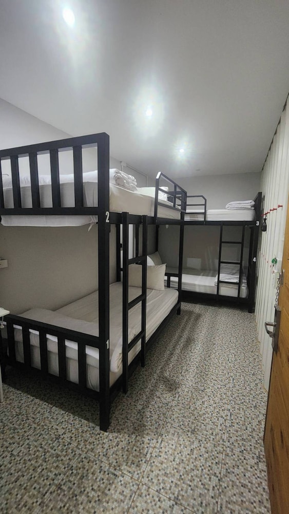 Bunk Bed for 4 with Private Bathroom photo 1