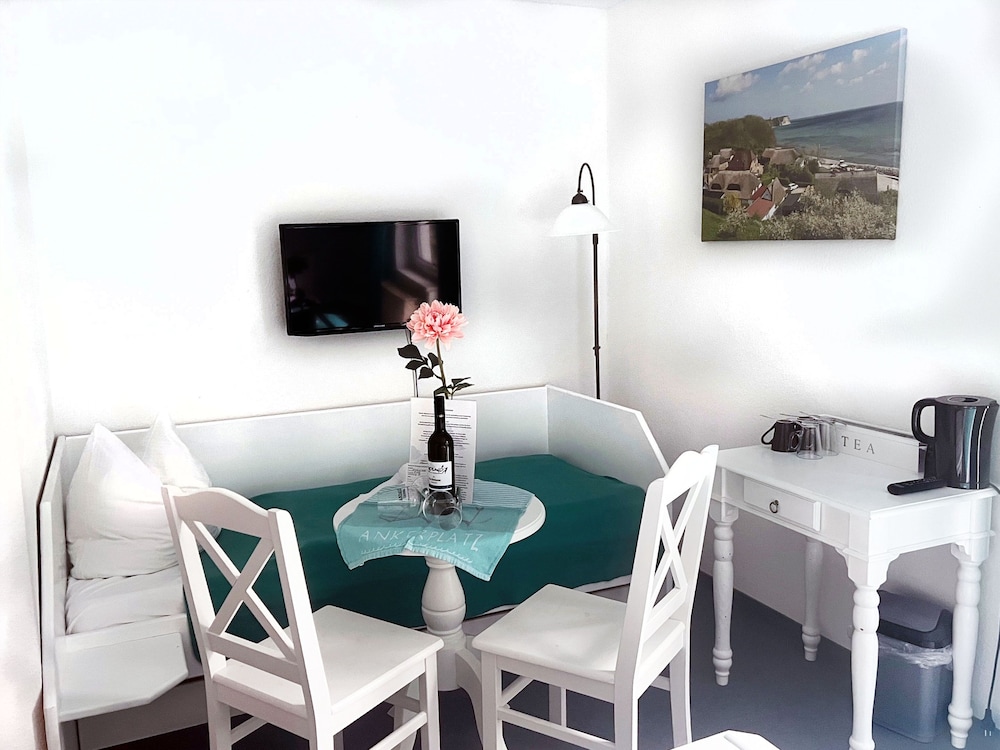 Family Room, 1 Bedroom, Patio photo 3