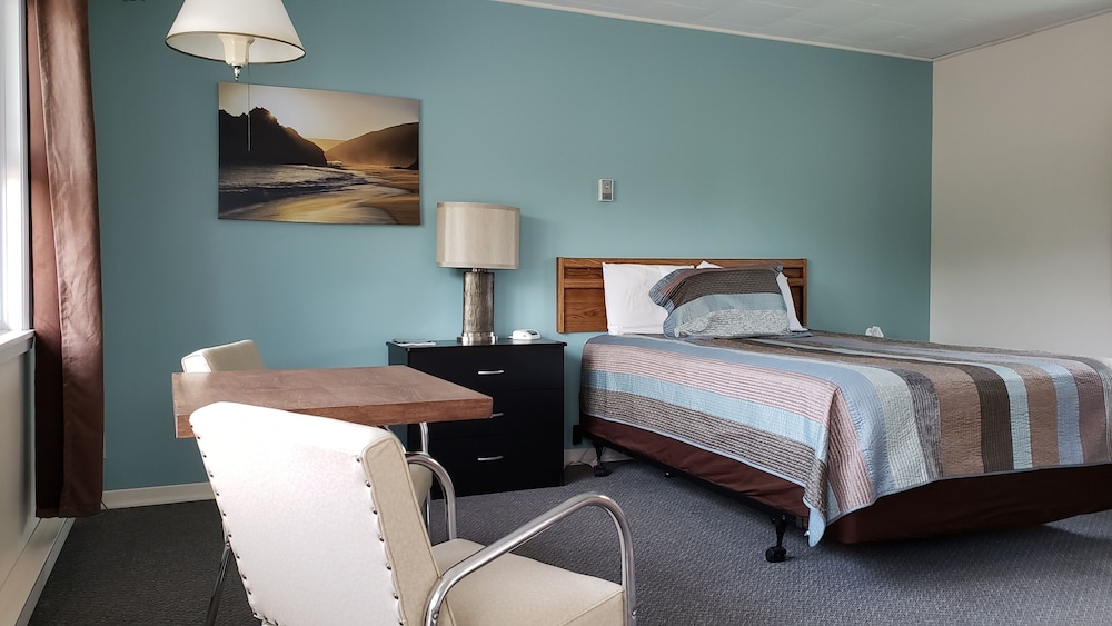 Queen Suite - Standard photo 1