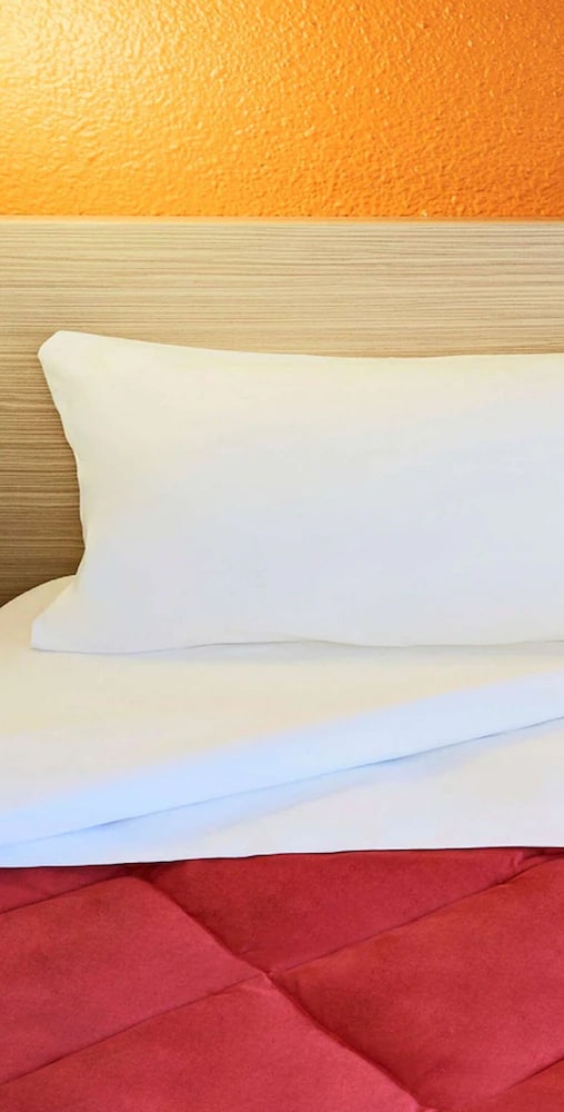 Standard Room, 3 Twin Beds - Photo 3