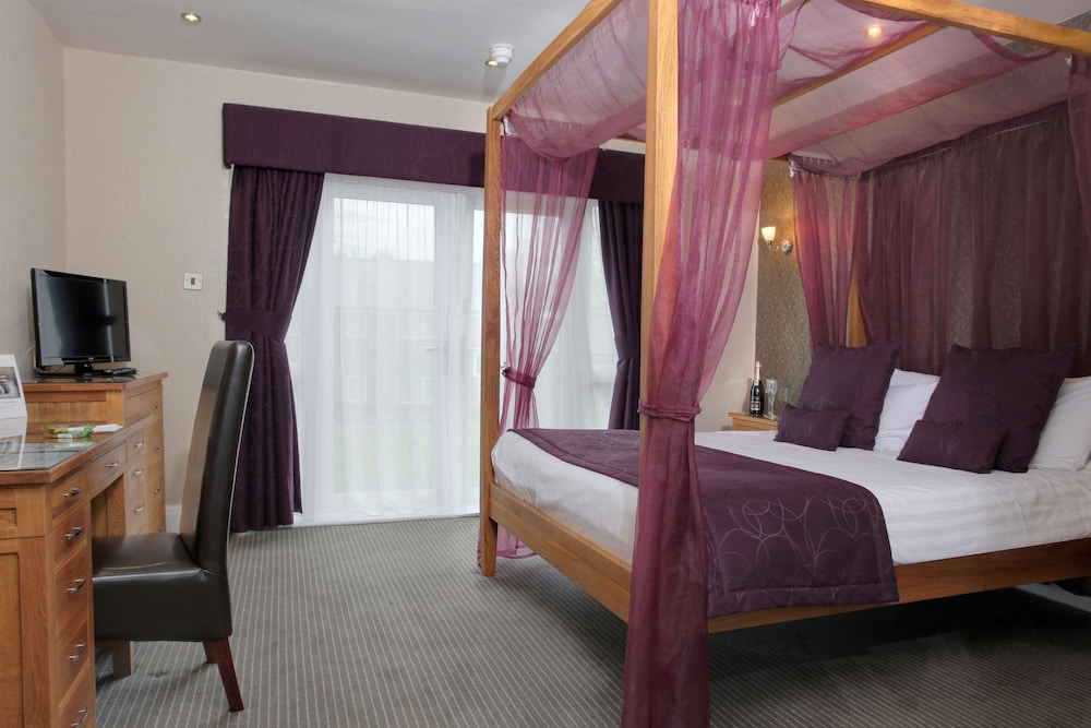 Suite, 1 Double Bed, Garden View - Photo 1