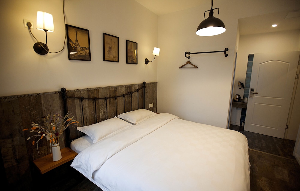 Standard King Room photo 2