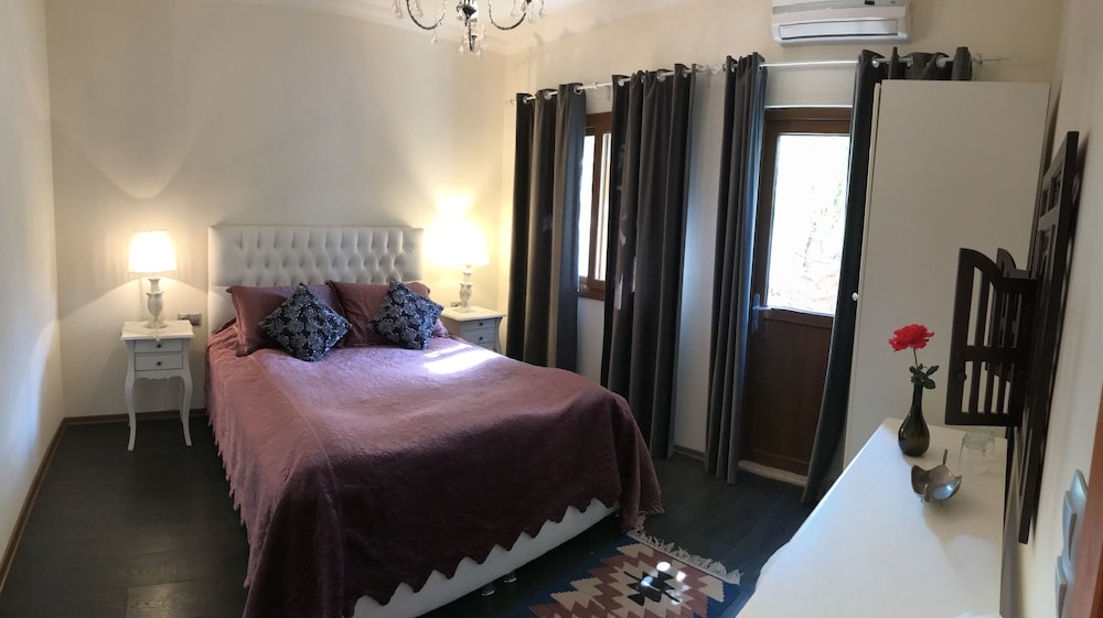 Traditional Suite photo 3