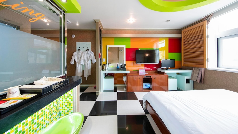 Basic Room, 1 Bedroom (104 ( No cooking )) photo 2