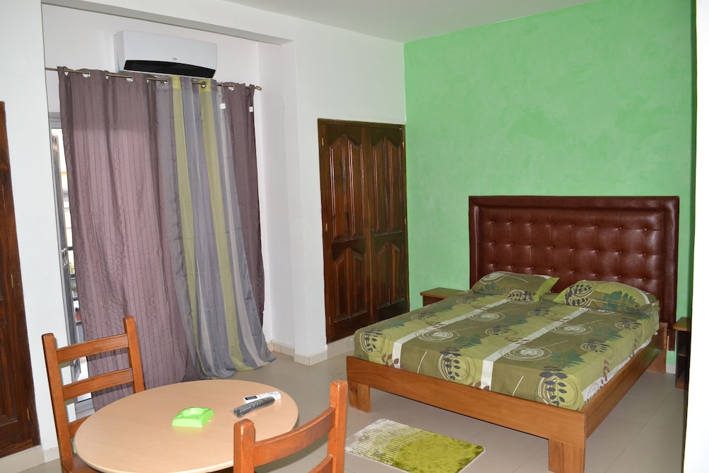 Room (Vert)