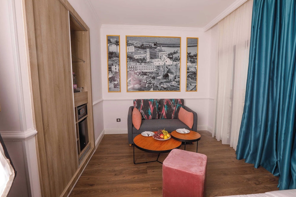 Signature Suite, Non Smoking, City View photo 3