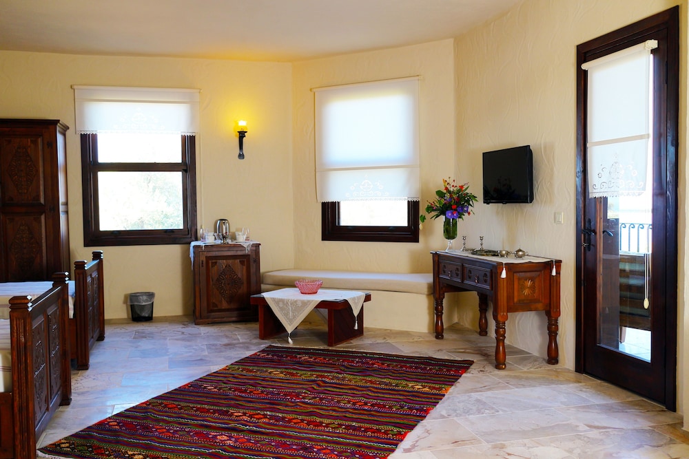Room, Multiple Bedrooms