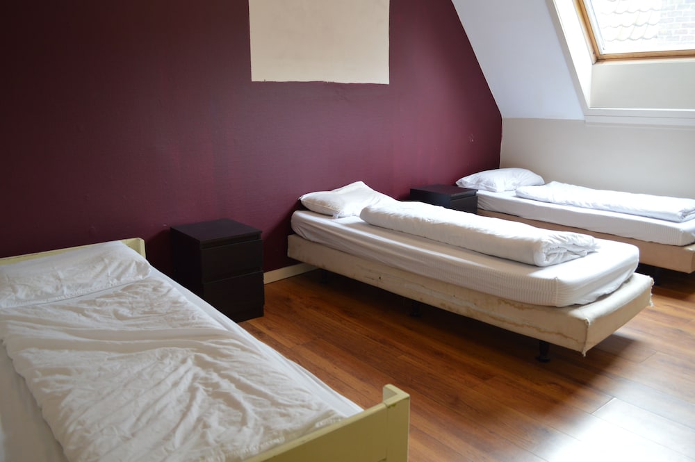 Triple Room, Shared Bathroom - Photo 4