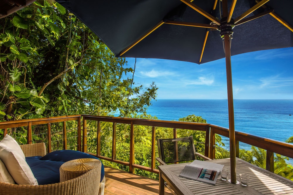 Deluxe Room, 1 Queen Bed, Ocean View photo 2