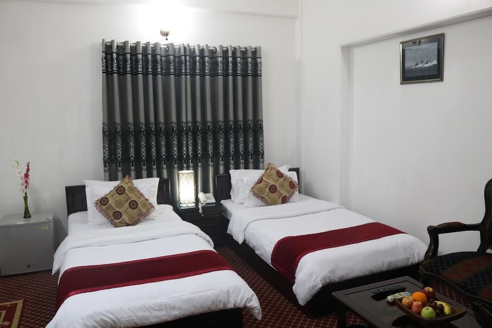 Deluxe Twin Room, 2 Twin Beds, Smoking, Bathtub photo 1