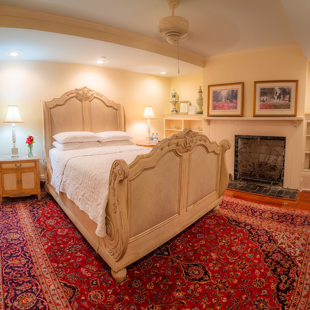 Premium Room, 1 Queen Bed - Photo 1