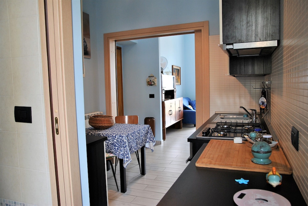 House, 2 Bedrooms, Smoking, Balcony photo 2