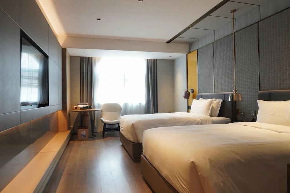 Superior Twin Room, City View