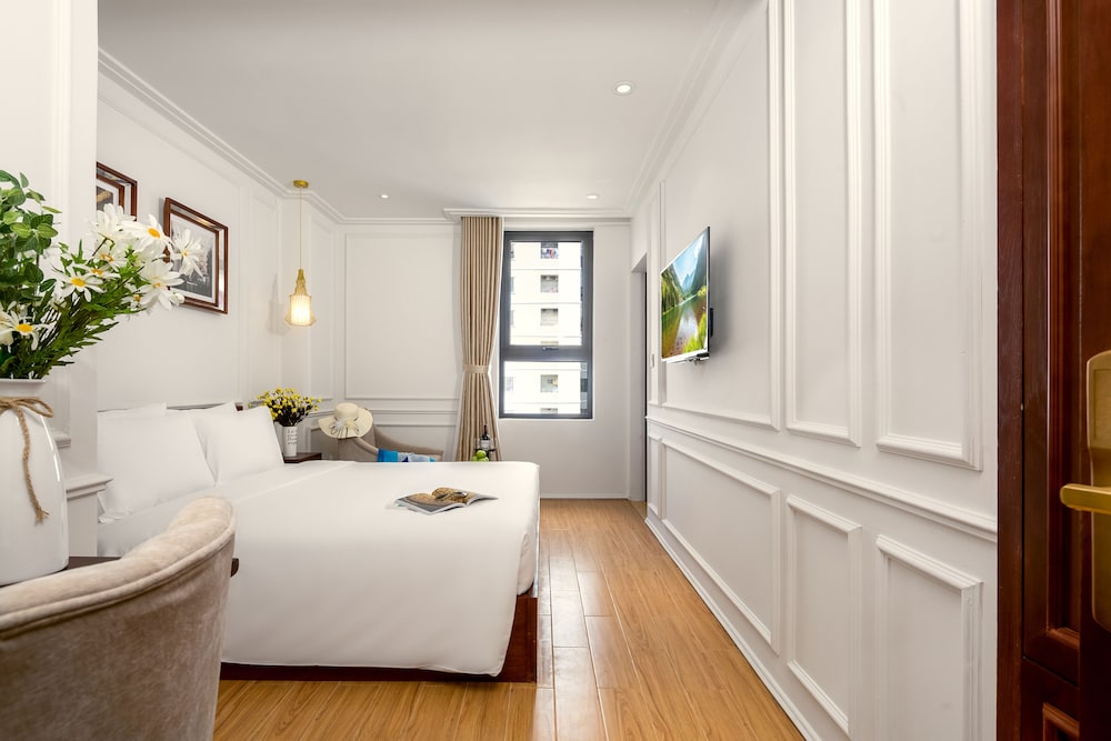 Superior Double Room Single Use, Ensuite, Partial Sea View - Photo 2
