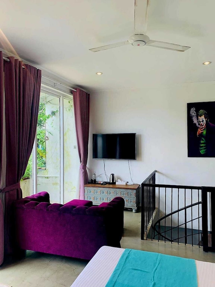Executive Suite, 1 King Bed, Balcony, Park View photo 2