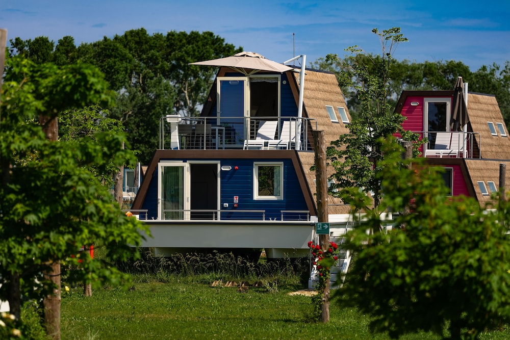 Duplex, 2 Bedrooms, Terrace, Courtyard Area (Garden Houseboat) photo 2