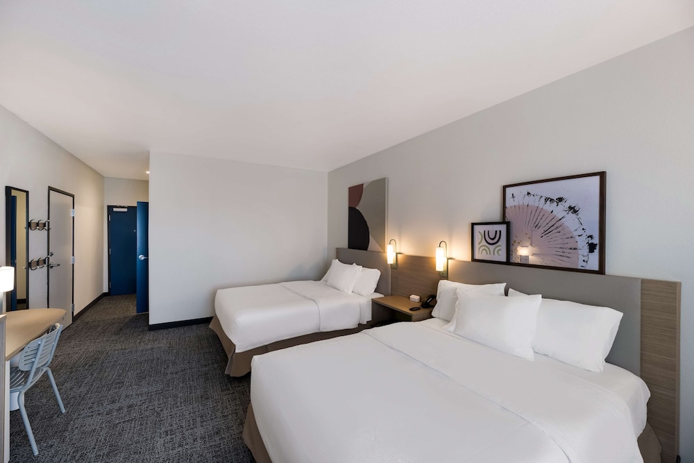 Room, 2 Queen Beds, Accessible, Bathtub photo 2