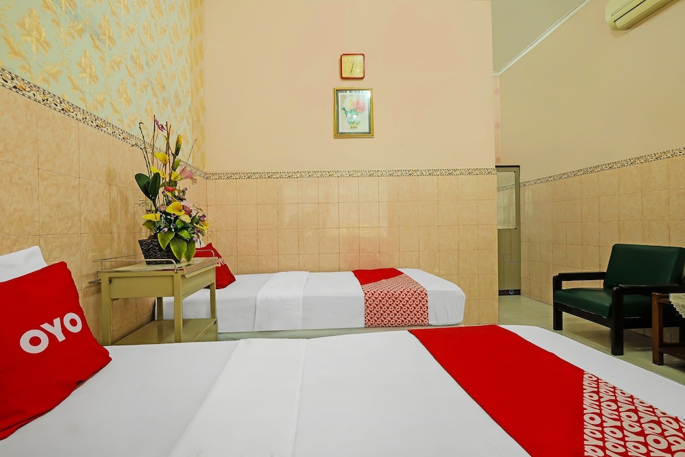 Standard Twin Room - Photo 7