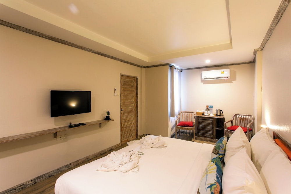 Economy Room - Photo 5