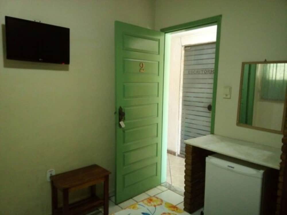 Economy Double Room, Multiple Beds photo 3