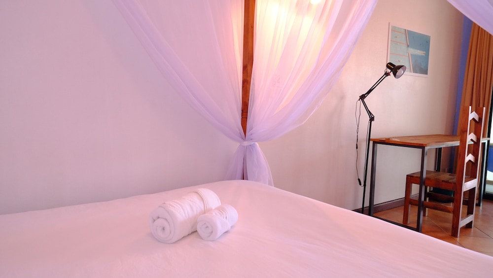 Poolside Seaview Room photo 2
