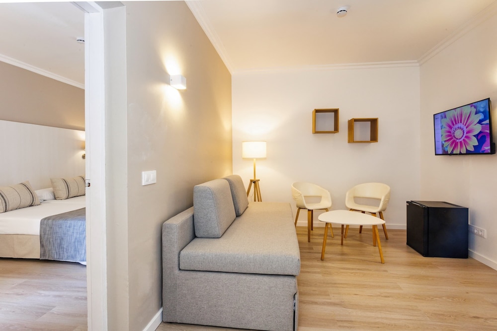 Habitación Familiar (3 Adultos y 2 Niños, Parque Acuático)