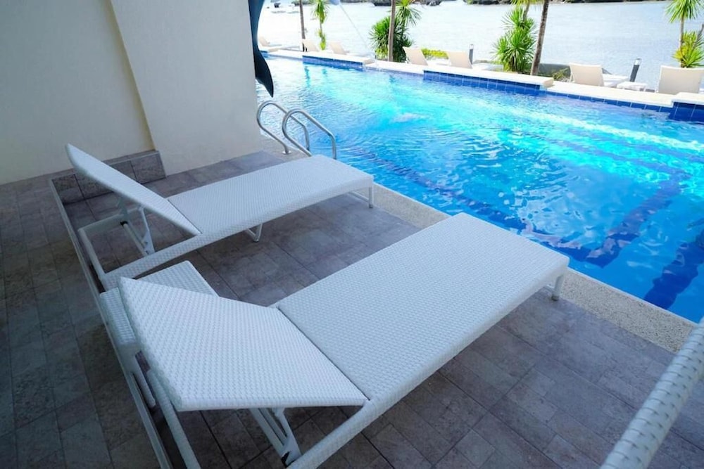 Deluxe Double Room - Photo 9