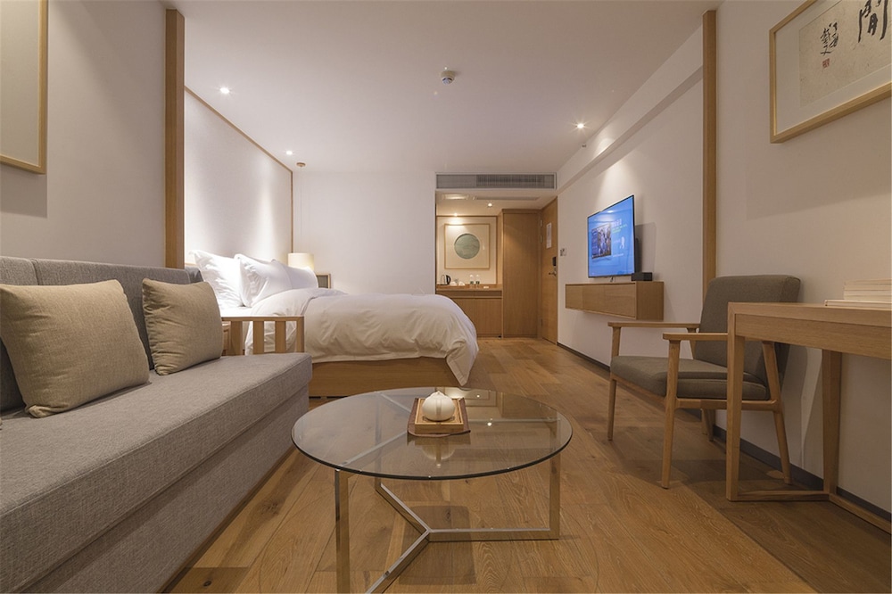 Luxury King-Size Room photo 1